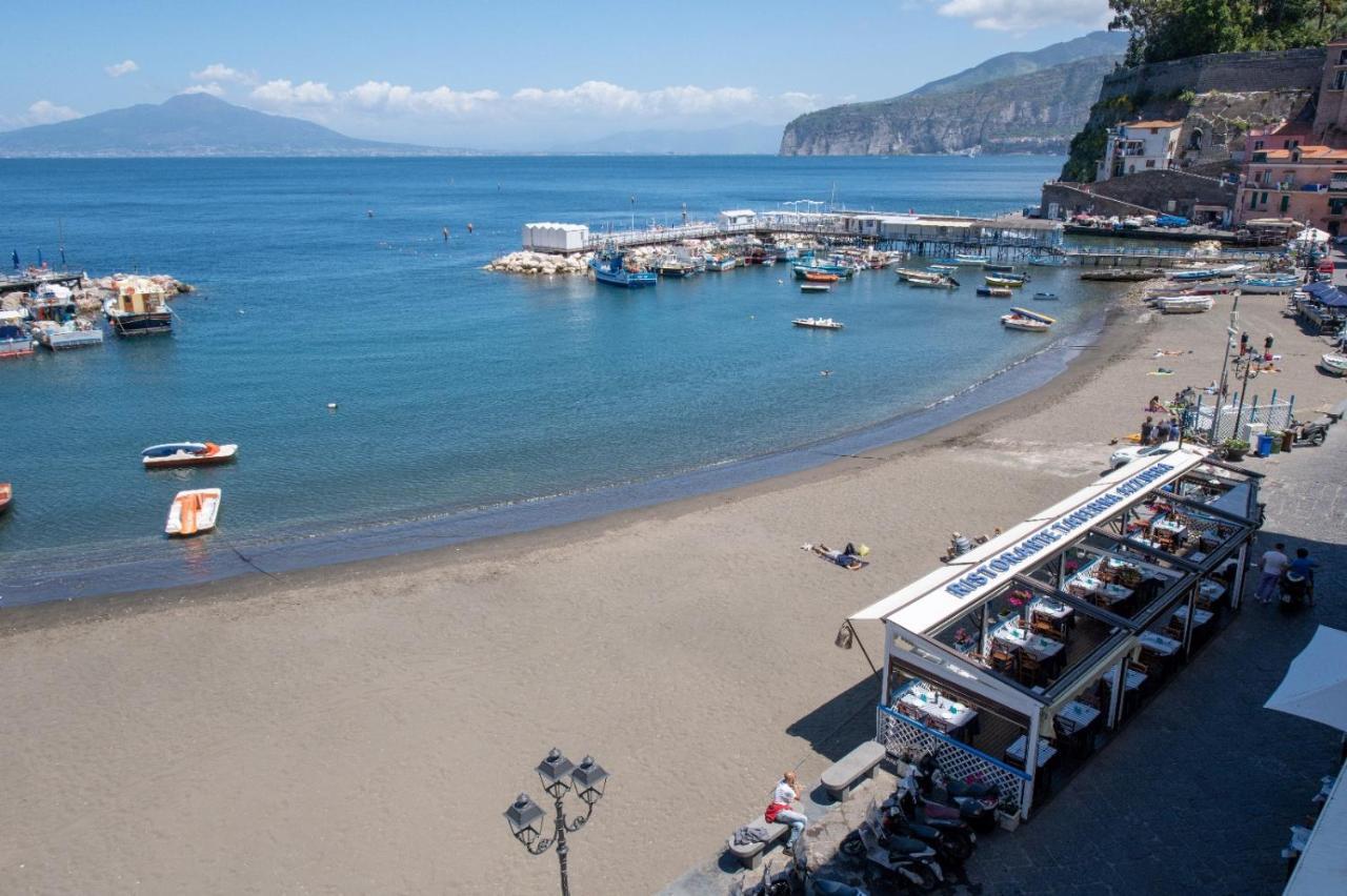 Suitevesuvio سورينتو المظهر الخارجي الصورة